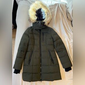 NWT Women’s Noize forest green puffer jacket with vegan fur detachable hood (XS)